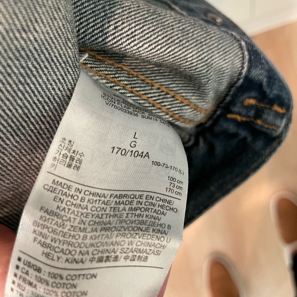 100% Cotton Size L Gap Denim Jacket - Picture 3 of 3